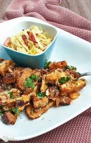 Knodelgrostl Mit Bayrischem Krautsalat Bayrischer Krautsalat Krautsalat Krautsalat Rezepte