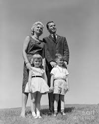 1950 S Black And White Family Photos 1950s Photograph Family Portrait C 1950 60s By H Armstrong Roberts Classicstock Family Portraits Portrait Rich Family