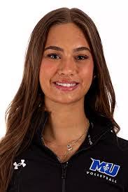 Elizabeth Stackpole's Instagram, Twitter & Facebook