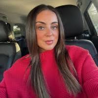 300+ perfiles de «Jayde»