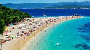 Republika hrvatska, (listen)), is a country at the crossroads of central and southeast europe on the adriatic sea. Croacia Los Datos Sorprendentes De Un Joven Pais Goal Com