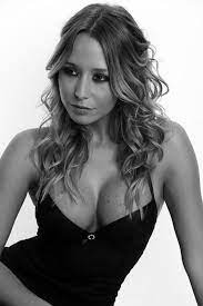 Sofia arruda has 1 sibling in her family: Sofia Arruda Picture