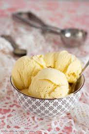 La sua particolarità è quella di rimanere sempre morbido e cremoso. Gelato Alla Vaniglia Fatto In Casa Senza Gelatiera Ricetta Dessert Nel 2020 Gelato Alla Vaniglia Gelato Alla Vaniglia Fatto In Casa Ricette