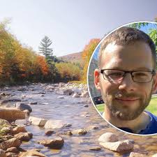 Man verdrinkt nadat hij ex-vrouw en haar tienerzoon uit rivier probeert te  redden