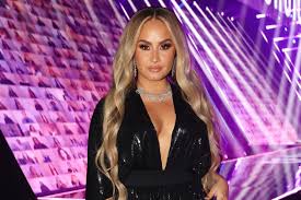 Rich fury, getty images for obb media early this morning, may 19th, demi lovato posted a video coming out as nonbinary and claiming they/them pronouns to help identify. Demi Lovato Just Cut Her Hair Even Shorter