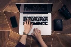 Pada saat mau beli laptop coba di fikirkan fungsi si laptop yang akan di beli apakah untuk kerja kategori laptop kerja. Perhatikan 4 Tips Berikut Sebelum Beli Laptop Bekas Inspirasi Shopee