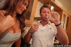 ▷ Monique Fuentes in Young Man Attacked By Cougar! (Photo 8) | Brazzers