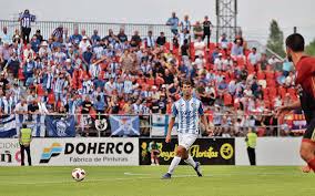 Além de dados básicos, pode encontrar informações sobre endereço, acesso, características especiais, preços no estádio e os «naming rights». Fotos00 Mallorcazeitung Es 2019 06 27 690x278 B