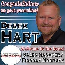 Derek Hart's Instagram, Twitter & Facebook