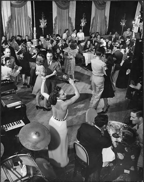Nightclub Hand Signals: A Primer From New York's Legendary Stork Club