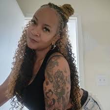 Brandy Schneider's Instagram, Twitter & Facebook