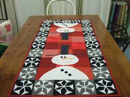 Snowman Table Runner Christmas Quilts Table Runner And Placemats Quilted Table Runners