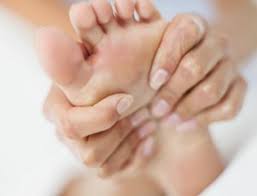 Soothe Tired And Sore Feet With This Blissful Foot Soak Mortons Neuroma Treatment Psoriatic Arthritis Foot Cramps