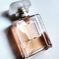A sparkling oriental fragrance that recalls a daring young coco chanel. Chanel Coco Mademoiselle Eau De Parfum Reviews