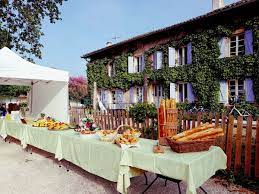 Nécessaire moulin de france qui remplit simultanément trois fonctions : Domaine Le Moulin Abc Salles