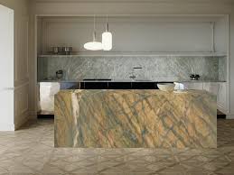 Think white islands (all the better to pair with your farmhouse decorating style), large reclaimed wood islands, 15 diy kitchen islands to totally transform your kitchen space, and rustic islands, all with corresponding chairs and. Ideas For A Natural Stone Kitchen With Island L Antic Colonial