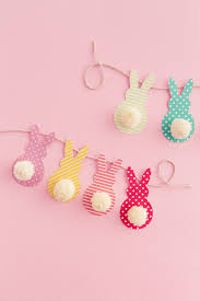 Cute homemade easter decorations made from yarn in the shape of eggs, this craft is simply adorable.a fun weekend project that is fun for. 50 Best Easter Decoration Ideas Easy Easter Decorations
