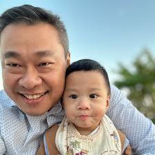 Best trifold, lockable hard bed cover for Tundra. Largest wheel and tire  options