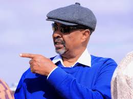 Wasiirka Wasaarada Arimaha Gudaha Somaliland, Mudane Maxamed Kaahin Axmed,  oo ay weheliyaan Badhasaabka Gobolka Sool Cabdikariim Aadan Xaaji Diiriye,  Taliya Aaga Bari Cali Bare, Gudoomiye Kuxigeeka 3aad ee Xisbiga Talada ee  Kulmiye,