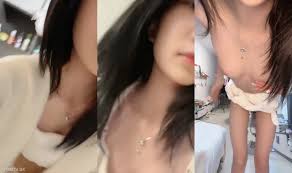 80多斤苗條妹妹！貧乳超粉嫩穴！脫下內褲展示，翹起屁股掰穴，稀疏毛毛- 7mmtv.sx - Watch JAV Online