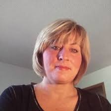 Lora Dalton's Instagram, Twitter & Facebook