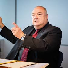 Chef Lamm stellt sich der Kritik: Wieso arbeitet ein Ex-Hooligan bei  Securitas?