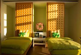 Bedroom twins ideas bloxburg aesthetic outfit codes. 20 Bedrooms With Identical Twin Beds Home Design Lover