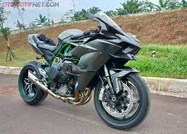 Karena jumlah motor 2 tak sudah terbatas. Kawasaki Ninja H2r Pakai Supercharged Buas Putaran Turbin 9 2 Kali Lebih Cepat Dari Kruk As Gridoto Com