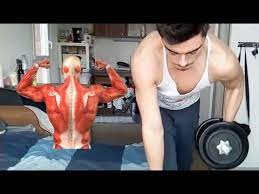 Ici aussi, commencez couché sur le dos, bras le long du corps. Se Muscler Le Dos A La Maison Avec Halteres Youtube