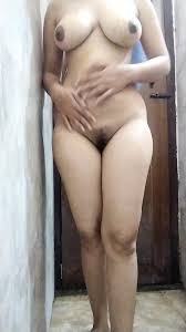 Горячая тетушка занимается сексом во время купания - индийская горячая  молодая тетушка