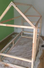 Ikea Kura Hack Ein Kinderbett Mit Dach Zum Selber Bauen Kinder Zimmer Kinderbett Haus Bett Kinderzimmer