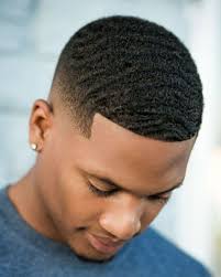 Contrairement au slicked back, le mouvement doit rester naturel. Pin On Coiffure