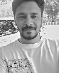 Azlan Khan (@charming_azlan) • Instagram photos and videos