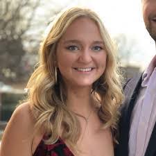 Bernadette Sommer's Instagram, Twitter & Facebook