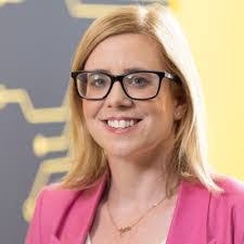 Shannon Redmond's Instagram, Twitter & Facebook