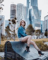 After the man she thought she'd marry breaks up with her, ana joins a class for single women who are in search of a husband. Khe Iran Castillo Tiene Nuevo Novio 10 Anos Menor Que Ella Erizos