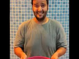 يحل الوجه الكوميدي الساخر عبدالمجيد الكناني، مساء اليوم الخميس، ضيفاً على جمهور الرياض، عبر لقاء الخميس للناجحين؛ متحدثاً عن قصة نَقده الساخن في لقيمات للمسؤولين والممثلين؛ وخصوصاً فايز المالكي وحسن عسيري؛ وذلك. Ø¹Ø¨Ø¯Ø§Ù„Ù…Ø¬ÙŠØ¯ Ø§Ù„ÙƒÙ†Ø§Ù†ÙŠ ÙŠÙ‚Ø¨Ù„ ÙÙŠ Ø¹Ø±Ø¶ ØªØ­Ø¯ÙŠ Ø§Ù„Ø«Ù„Ø¬ Youtube