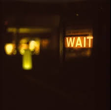 Esperar To Wait For Always Need To Wait A Lot Of People Don T Want To Wait As The World Is Getting So Fast Pace Even Wait Neon Words Neon Signs Neon