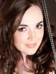 Lindsay Sheppard's Instagram, Twitter & Facebook