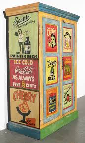 Ein vintage schrank ist ein sehr schönes aufbewahrungsmöbel von pib, das eine tolle balance zwischen funktionellem und ästhetischem wert und design besitzt. Retro Schrank Bemalt Oh Calcutta