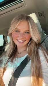 Heather Vanderwielen's Instagram, Twitter & Facebook