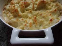 Cuire Le Chou Fleur A La Vapeur Parallelement Preparer La Bechamel Recette Gratin Recettes De Cuisine Recette Gratin Chou Fleur