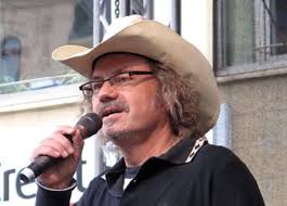 Ondřej hejma (nacido el 3 de febrero de 1951 en praga ) es el cantante y compositor de la banda checa žlutý pes. Ondrej Hejma Britky Glosator Se Zlutym Psem I60 Cz