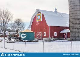 *due to covid19 health concerns, the wisconsin humane society green bay campus is offering adoption services by appointment only. Silo De Green Bay Packers Y Quilt Barn Foto Editorial Imagen De Green Barn 171271761