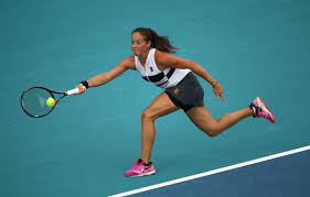 Kasatkina will hope to capture her second title of the season on sunday in st. Tennis Auf Twitter What S Going On With Daria Kasatkina Dasha S Dismal Season Now 2 7 With Five Straight Set Defeats Continued In Miami With A One Sided Loss To Venus Williams Https T Co B3cgrteh5i Https T Co Zlubdjotx5