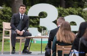 За даними офісу президента, пресконференція зеленського пройде на держпідприємстві «антонов» у києві. Preskonferenciya Zelenskogo Prosto Neba Trivala Tri Godini