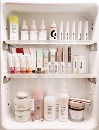 Последние твиты от glossier (@glossier). Kelly And Katie Are Obsessed With Glossier Here Are The Products That Are Actually Worth It Cupcakes Cashmere