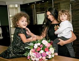 Separarea se produce prin procedură notarială. Elena BÄƒsescu È™i Bogdan Ionescu ImpreunÄƒ De Ziua Fiului Lor