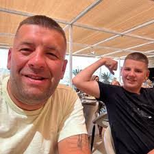 NK Čelik Zenica obavještava svoje članove, navijače i javnost da je danas u  prostorijama kluba potpisan ugovor sa novim članom stručnog štaba. Emir  Čamdžić će u narednom periodu obavljati poslove kondicionog trenera