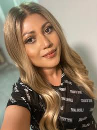 No makeup makeup look with Mecca brow guru